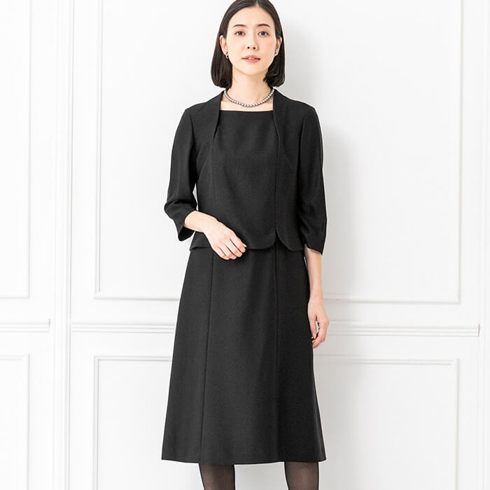 フリルカラーのアンサンブル 13号・ブラック｜東京ソワール