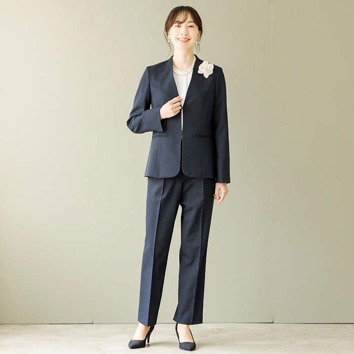 洗える｜定番ネイビーパンツスーツ 15号・ネイビー｜東京ソワール
