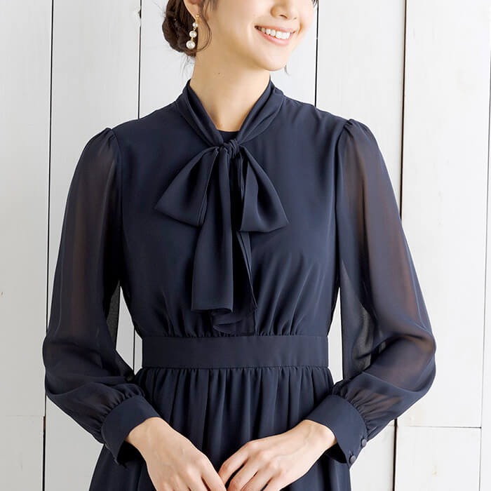 リボンタイ付きワンピのセレモニースーツ 9号・ネイビー｜東京