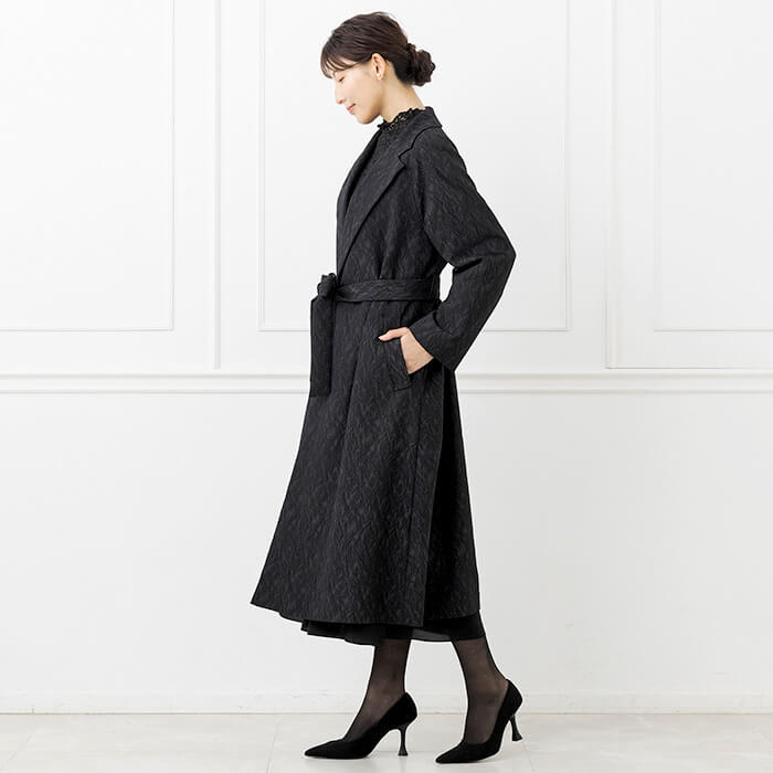 上品なジャカード素材のコート 9号・ブラック｜東京ソワール