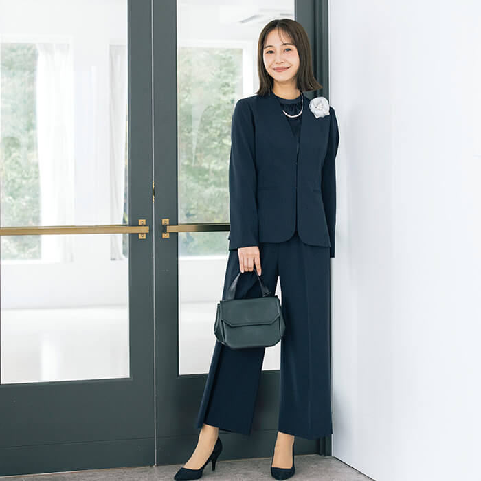 洗える｜大人の頼れるパンツスーツ 15号・ネイビー｜東京ソワール