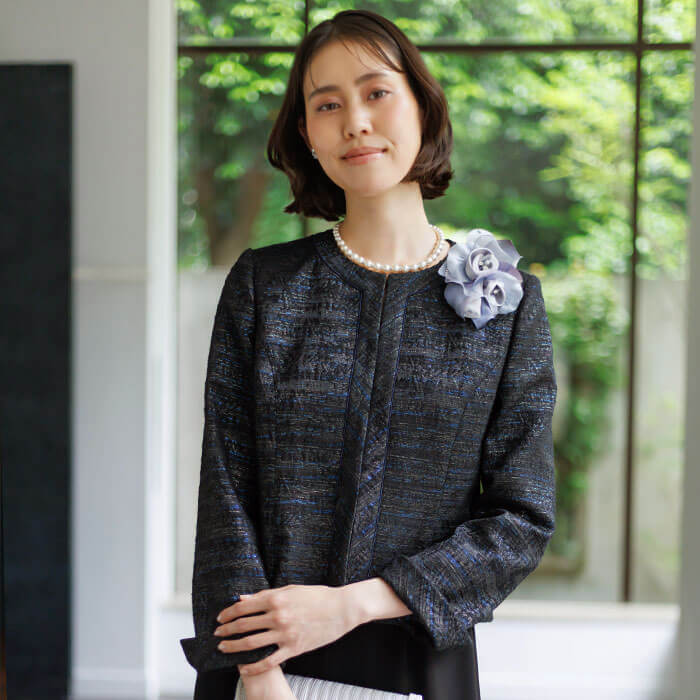 多彩色のお呼ばれジャケット 11号・ブラック｜東京ソワール