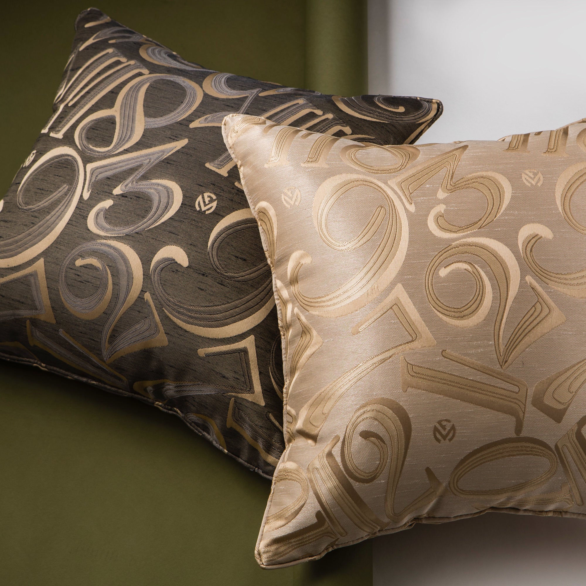 FRANCK MULLER e-Boutique クッション 60cm FFF.CUSHION フランク