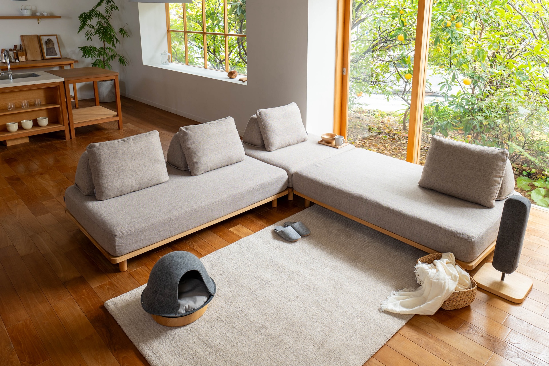 無駄のないソファ - オーナーとペットの境界のない暮らしを、ソファ