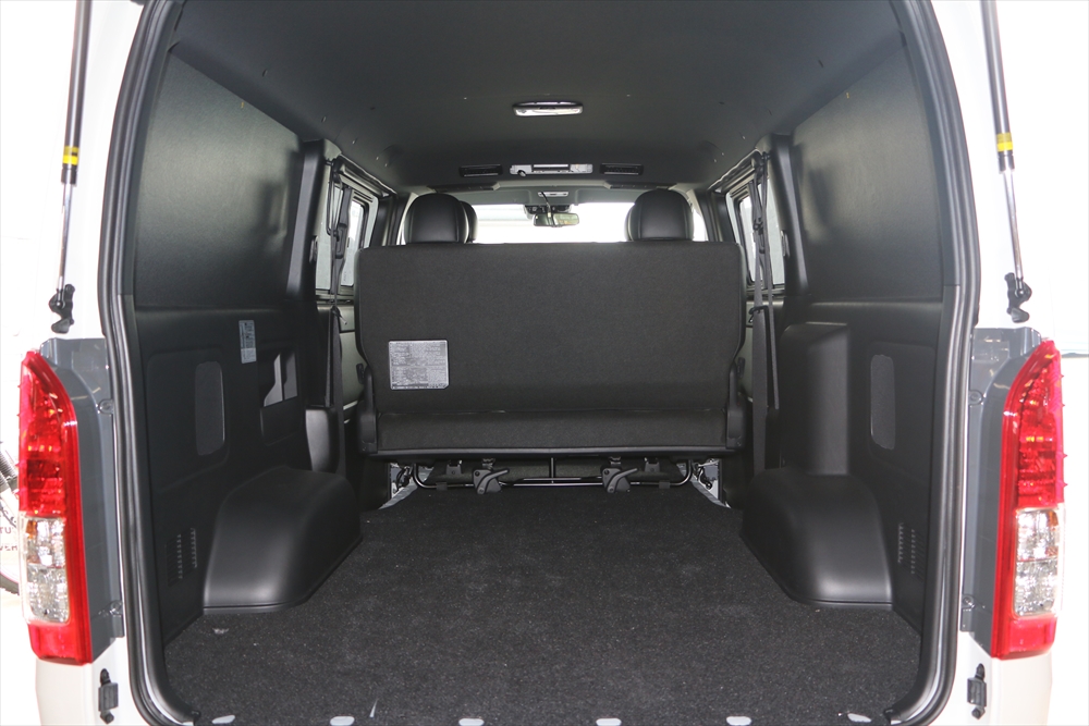 ハイエース おすすめアイテム『イージーウィンドパネル』 - GLAD FUN