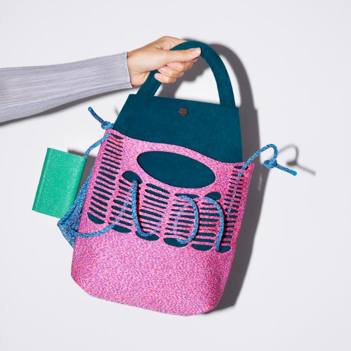 冬コーデの差し色にもぴったり！《グッド グッズ イッセイ ミヤケ