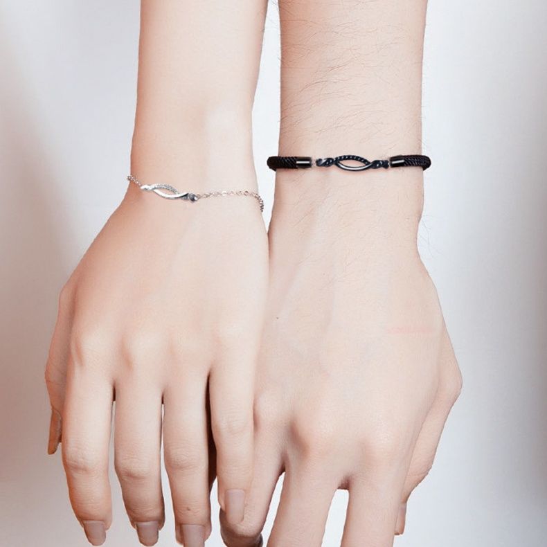 ペアブレスレット 無限の絆を結ぶツイスト模様恋人同士腕飾り シルバー